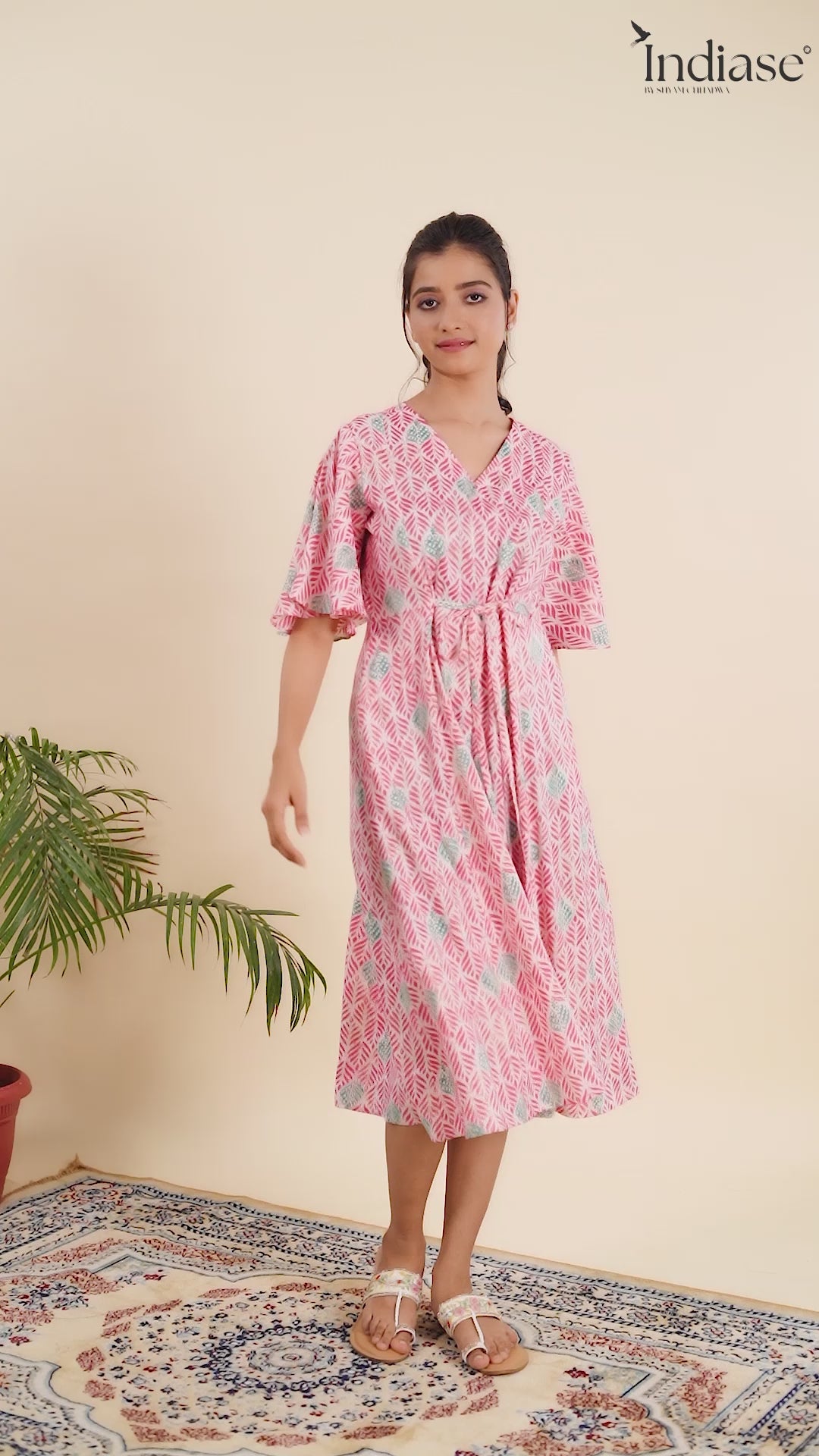 Dress with a Playful Print and a Comfy, Flowy Fit.