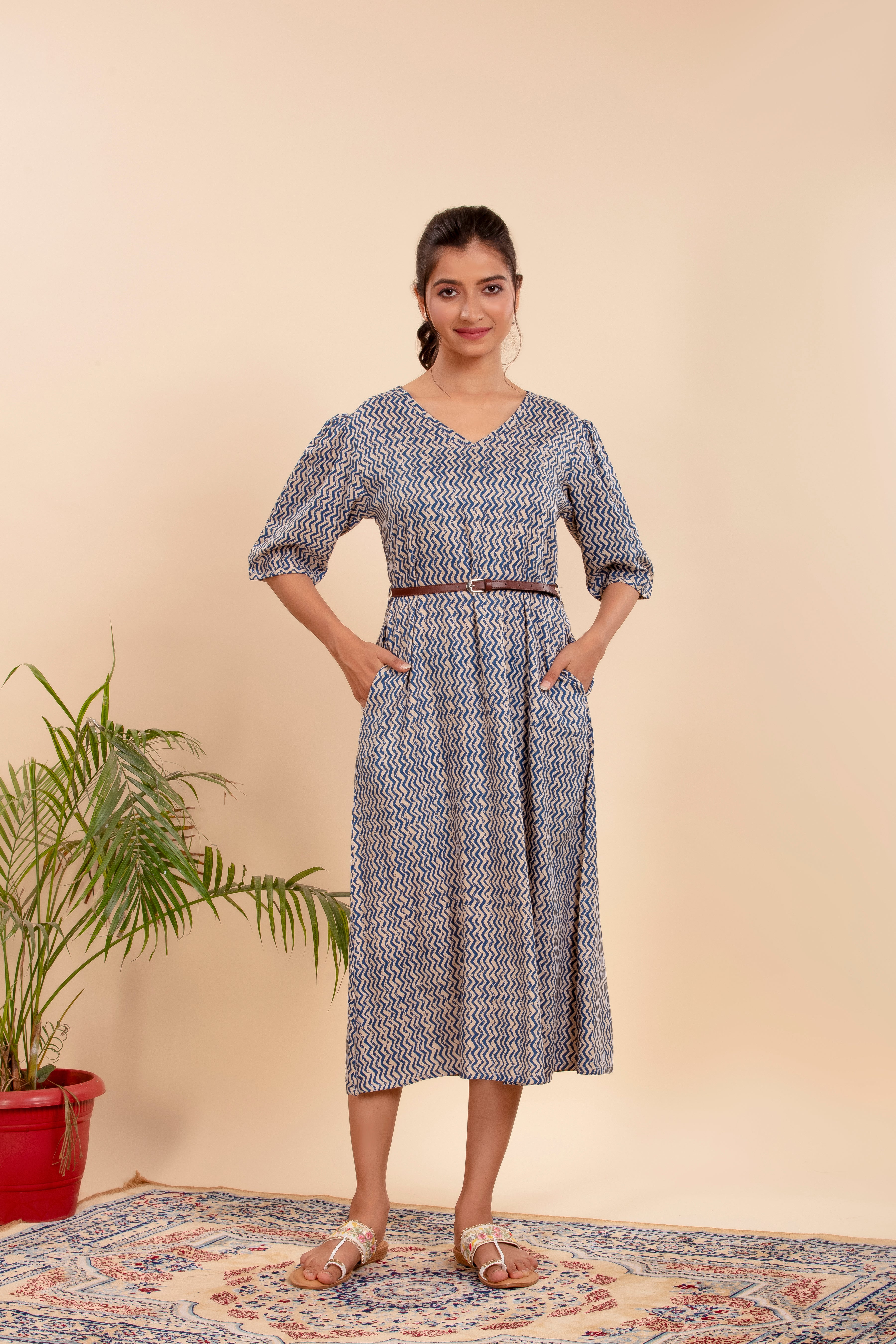 Dress with a Chic Print, Comfy Fit, and a Stylish Waist Belt.