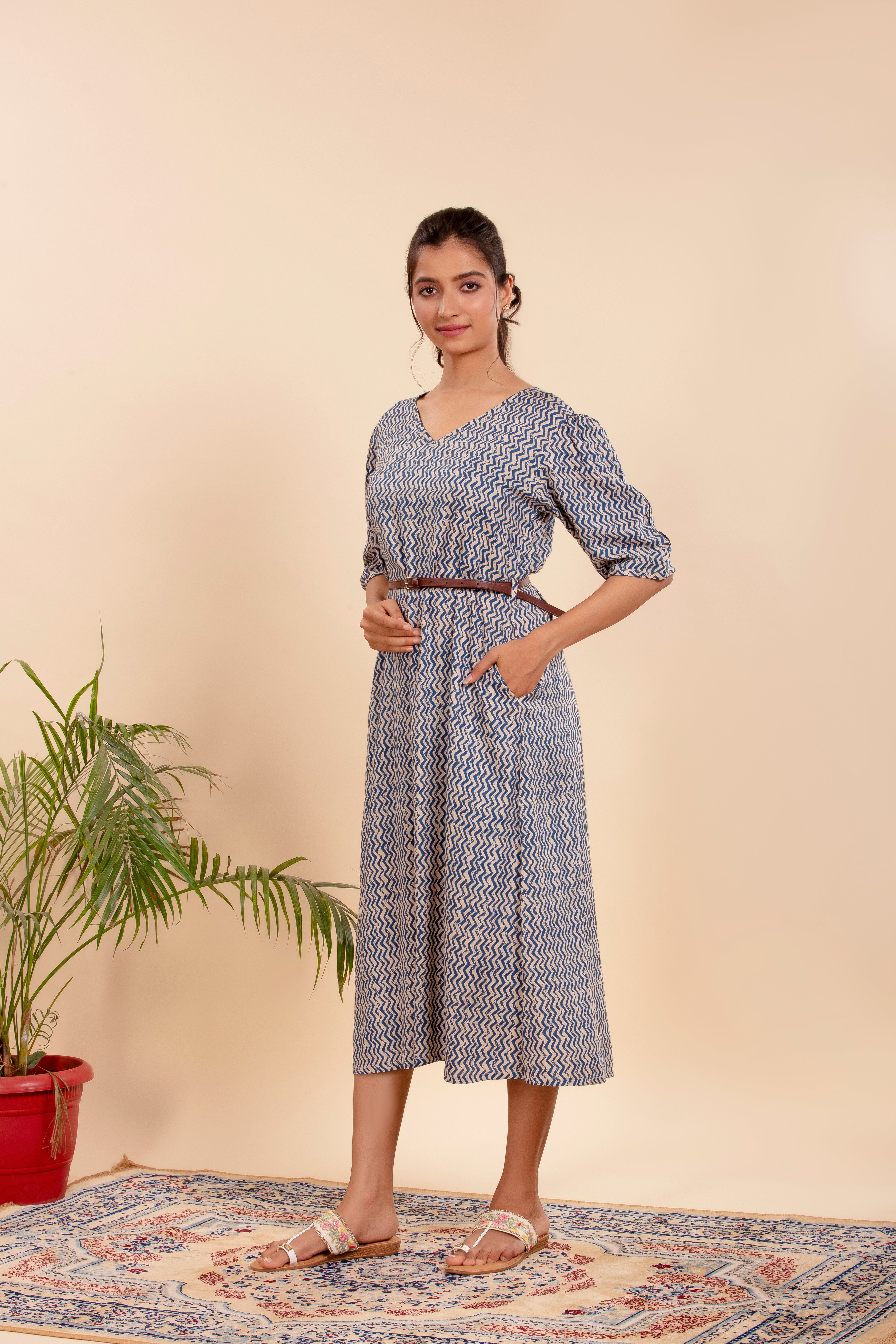 Dress with a Chic Print, Comfy Fit, and a Stylish Waist Belt.