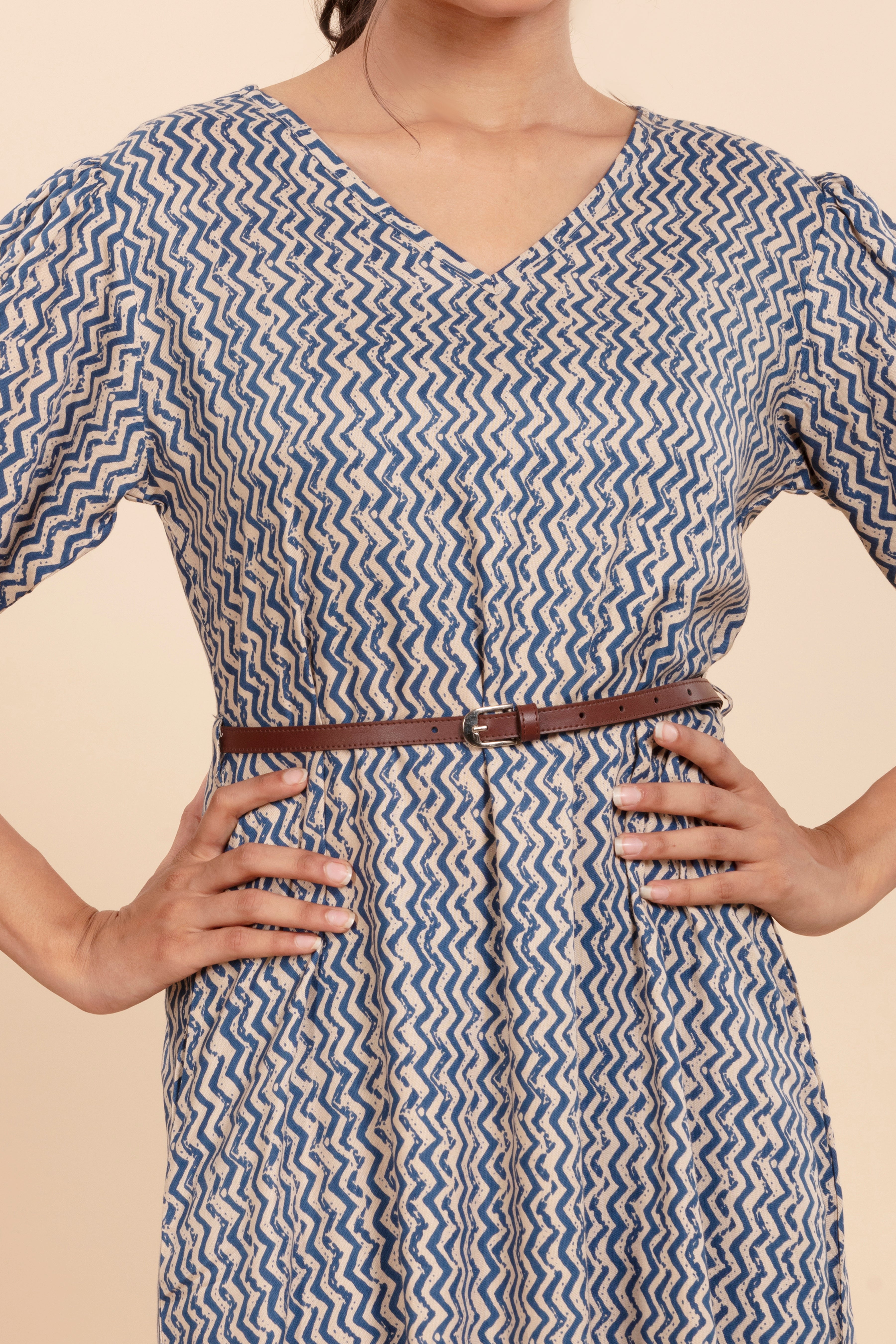Dress with a Chic Print, Comfy Fit, and a Stylish Waist Belt.
