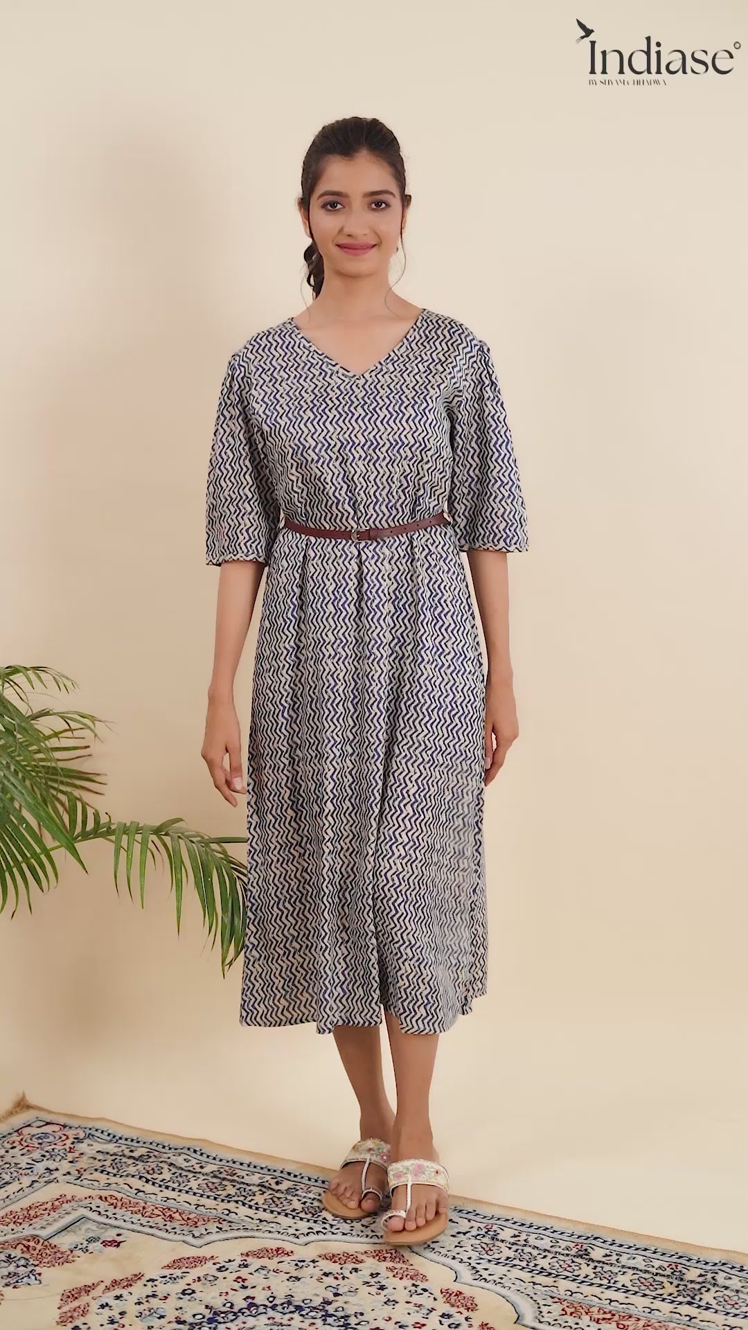 Dress with a Chic Print, Comfy Fit, and a Stylish Waist Belt.