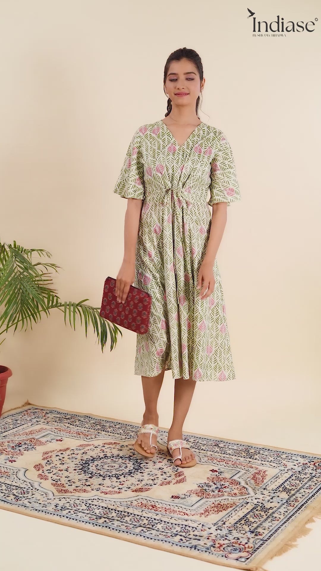 Dress with a Playful Print and a Comfy, Flowy Fit.