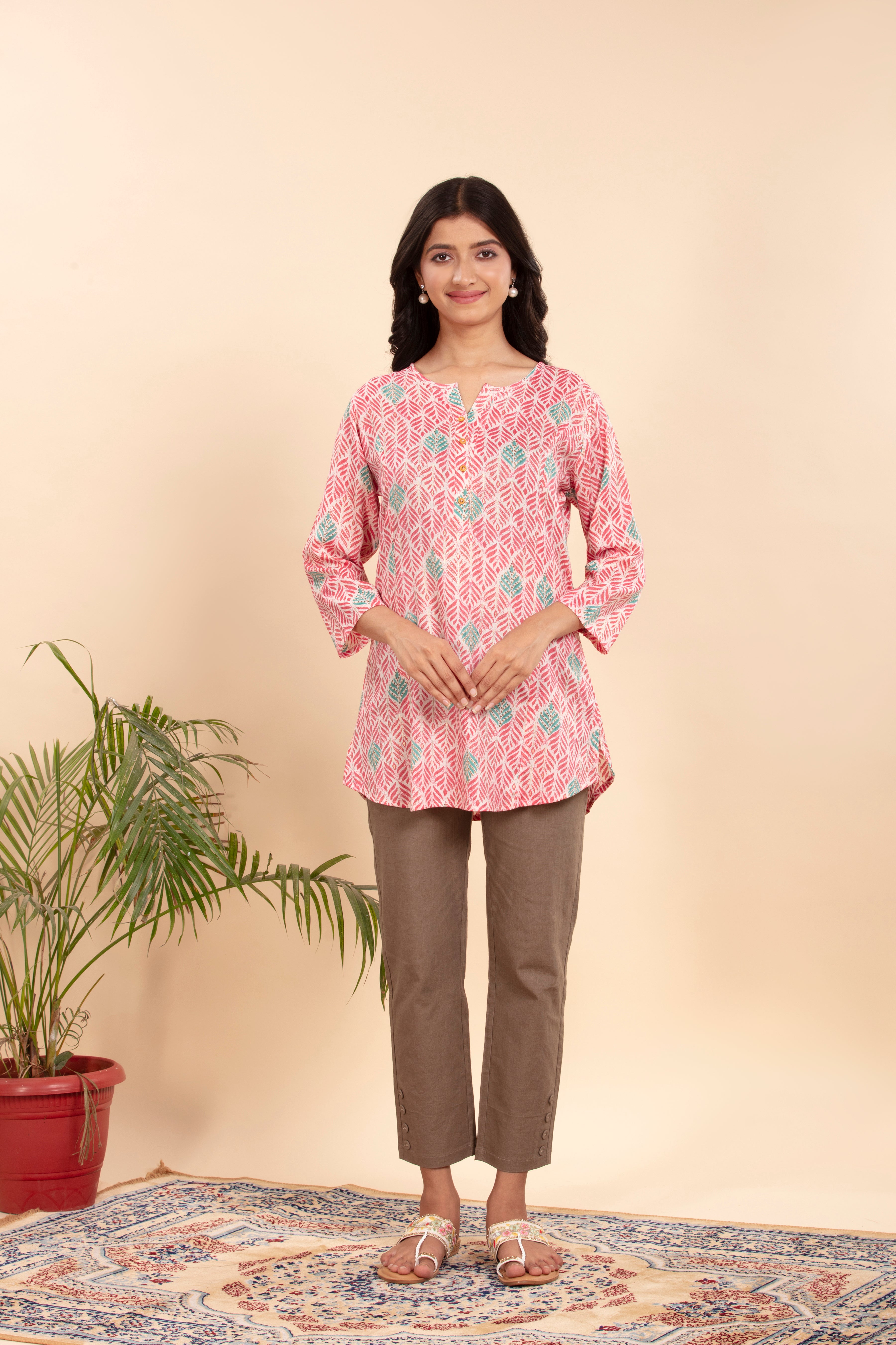 Tunic Top that’s Light, Bright, and Easygoing.